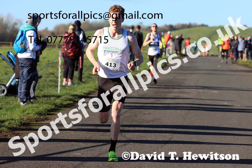Senior Men and Womens 2023 Heaton Memorial 10k Road Race, Newcastle Town Moor, Newcastle.  Photo: David T. Hewitson/Sports for All Pics